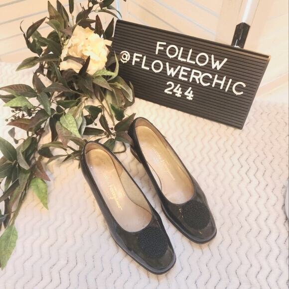 Salvatore Ferragamo Front Crochet leather heel size 5.5 - Picture 1 of 9